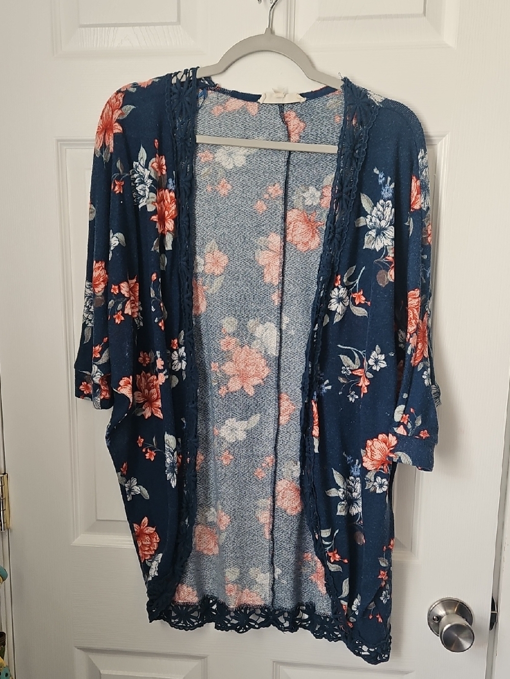 Pinque Navy Floral Open-Front Kimono - Coral & White Floral Detail